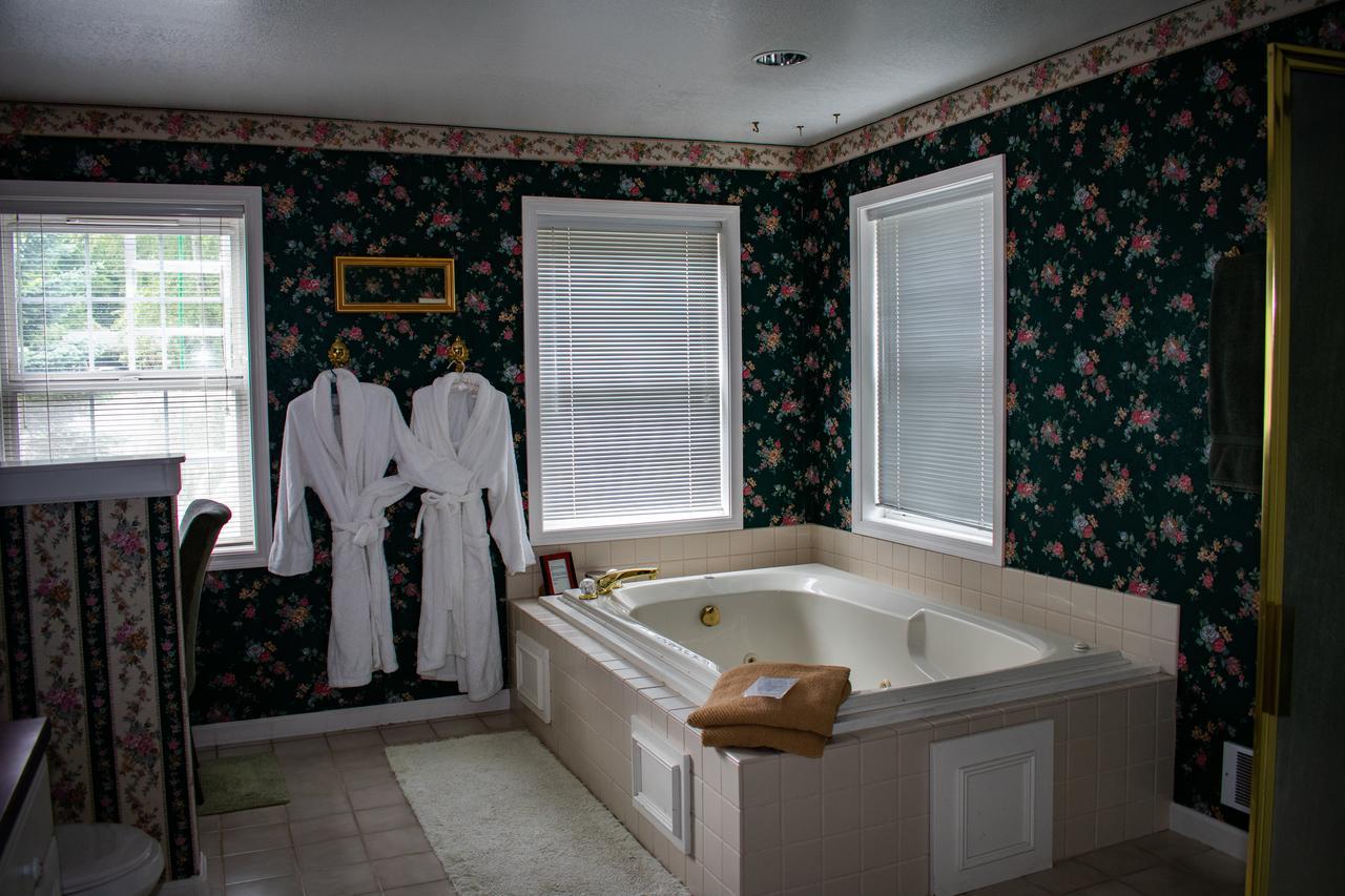 Rooster Hill Guest House ポート・エンジェルス エクステリア 写真